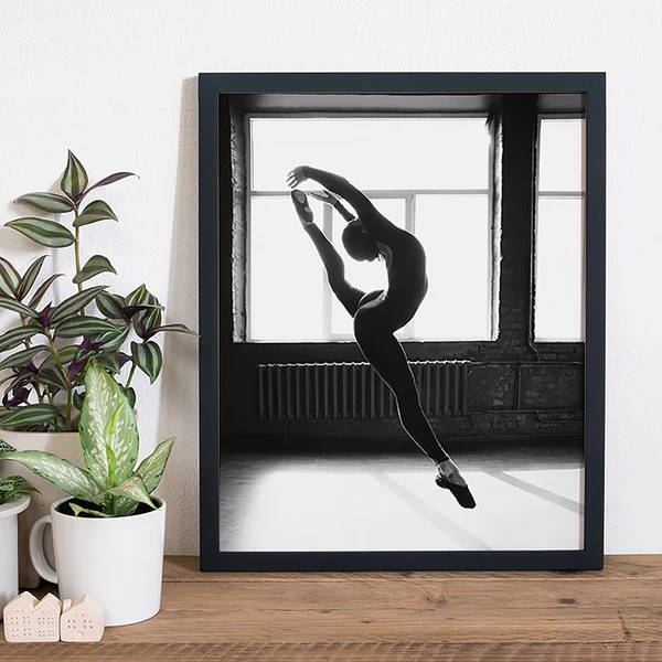 Bild Ballerina Dancing Indoors - Buche massiv / Plexiglas - 42 x 52 cm - Image 2
