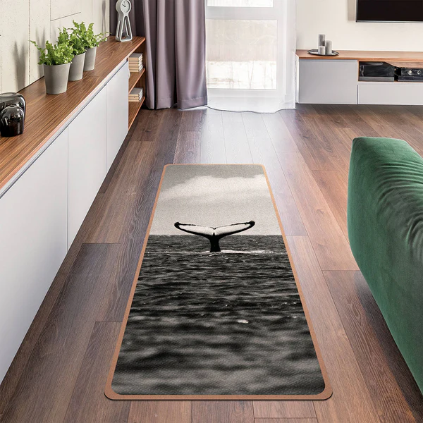 Läufer/Yogamatte Fluke im Ozean - Oberfläche: Kork / Unterseite: Naturkautschuk - Schwarz / Weiß - Image 3