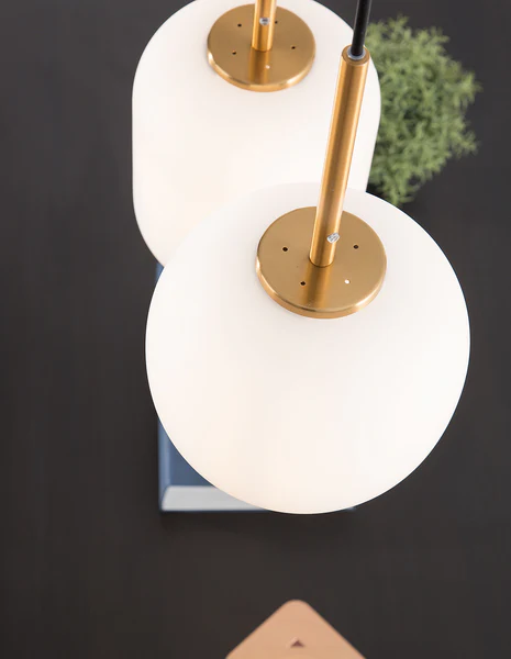 Pendelleuchte Lato Typ E - Opalglas / Aluminium - 3-flammig - Gold - Image 4